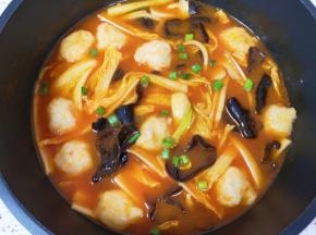 撒上葱花出锅。