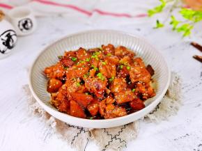 盛出装盘，撒上葱花。