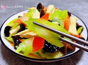 西芹入口超级爽口好吃极了