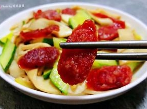 腊肠入口香浓腊肠独有的的香味让人唇齿留香回味无穷