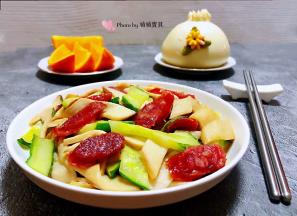 搭配过年的石榴馒头和水果一起吃超级好吃