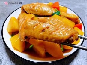 鸡翅入口香浓肉质嫩嫩的让人回味无穷