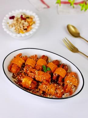 一份酸奶麦片。完美下午茶来一份。