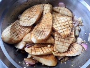 腌制入味的杏鲍菇非常诱人噢