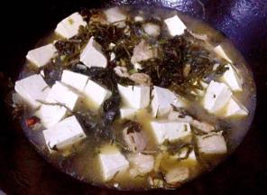 放入豆腐大火开始炖起来