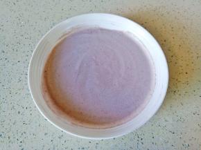 把奶昔与吉利丁片混合。