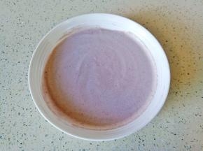 把奶昔与吉利丁片混合。