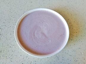 奶昔与酸奶混合拌均匀就可以。