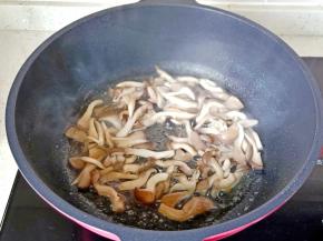 爆炒到秀珍菇微软。