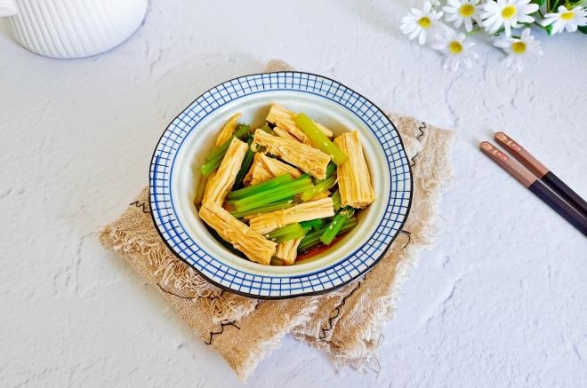 腐竹拌芹菜