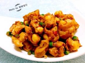看着美味的鸡脆骨直咽口水喔