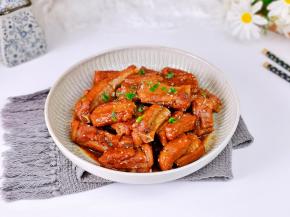 盛出装盘撒上葱花。