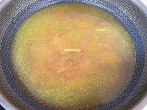 加入纯净水烧开。