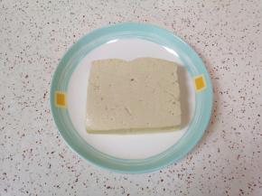 准备好香豆腐一块。