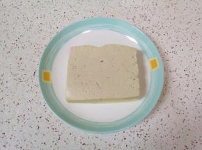 准备好香豆腐一块。