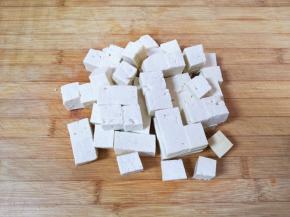 冲洗一下切成小块。