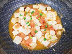 撒上葱花即可出锅！