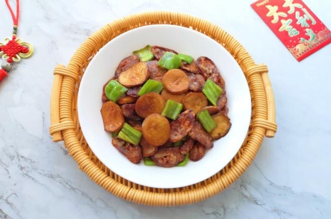 杏鲍菇炒腊肠