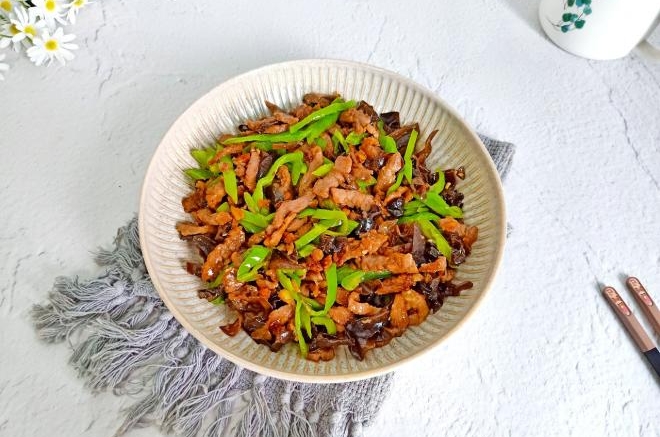 木耳青椒炒肉丝