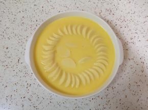 这样蒸出来的鸡蛋更滑嫩。 