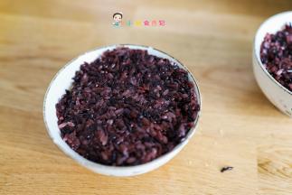 装满就是这样的，一定要压实，不然的话很松散不成形。