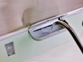 蒸锅中加入纯净水，不要超过最高水位。