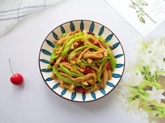 青椒肉丝炒蘑菇