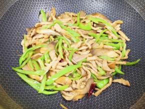 翻炒均匀即可。