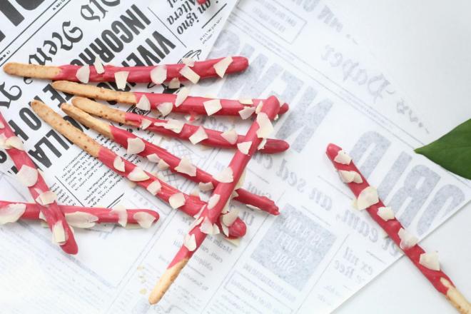 酸甜草莓味百奇棒