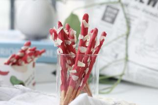 11、巧克力凝固后，密封保存或者直接开吃！