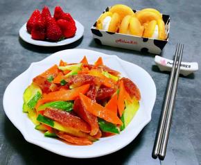 搭配小餐包和草莓一起吃太棒了