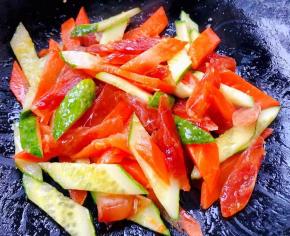 炒至食材完全入味即可出锅享用