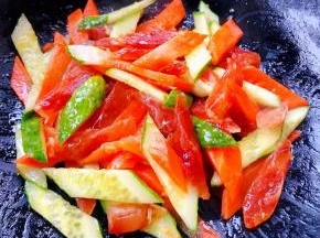 炒至食材完全入味即可出锅享用