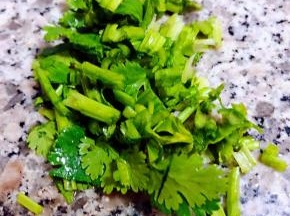 香菜切段提鲜的作用超级棒