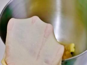 揉至不易破的手套膜即可。