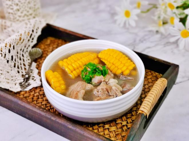 筒骨玉米汤
