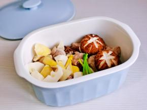 放入洗好的香菇。