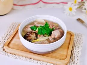 盛出装盘，点缀香菜。