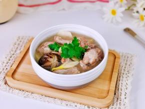 简单又好喝的鸭汤。