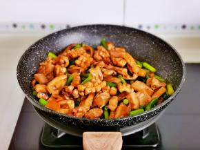 快去翻炒1分钟。