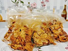 捞出控干水分，放入袋子里，用真空机抽真空包装好，可以放入冰箱冷藏保存一个月哦！随时随取特别方便！我家孩子特别爱吃，我每次都做一大锅，真空包装，她带到学校吃！