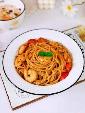 一碗酸奶麦片，今日晚餐。