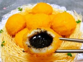 一口咬开满嘴香甜的馅料让人回味无穷