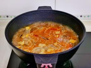 大火煮1分钟关火。