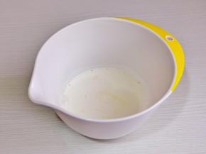 淡奶油中白砂糖。