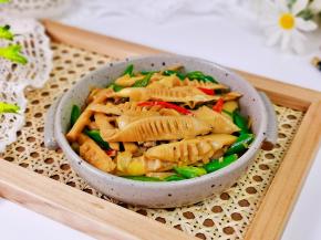 简单快手家常小炒。