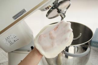 能扯出手套膜的状态。