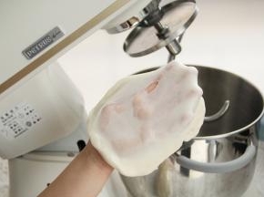 能扯出手套膜的状态。