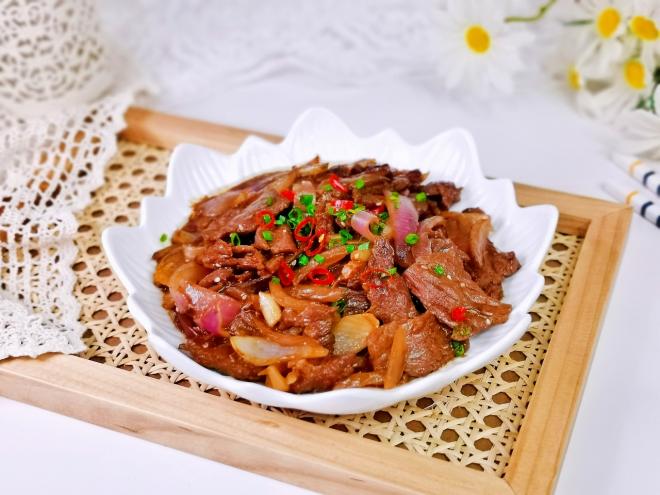 香辣洋葱炒牛肉