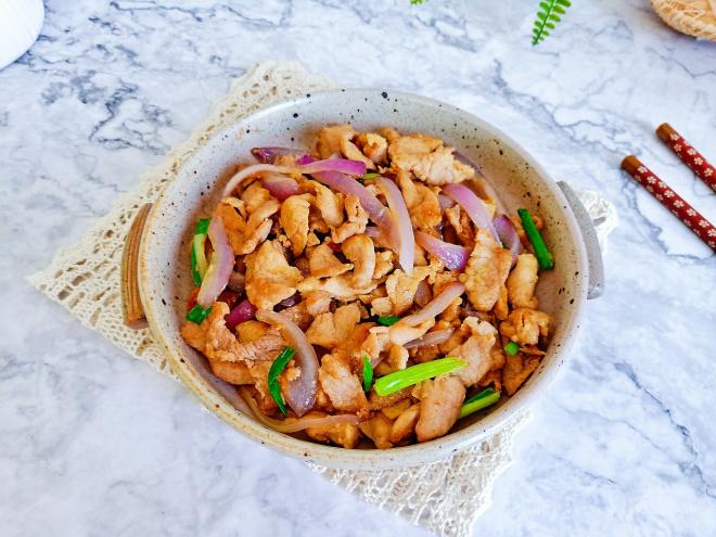 洋葱炒肉片